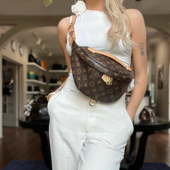 RARE! LIKE NEW! Louis Vuitton Monogram Bumbag FANNY PACK WAIST BAG LV - Picture 1 of 16